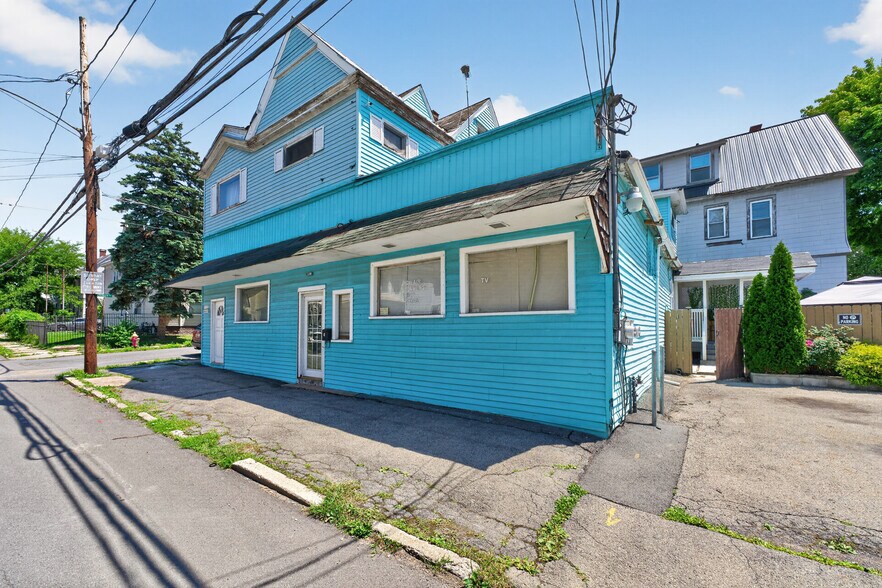 More Photos Of 41 Chestnut St, Amsterdam Storefront Retail Residential For Sale