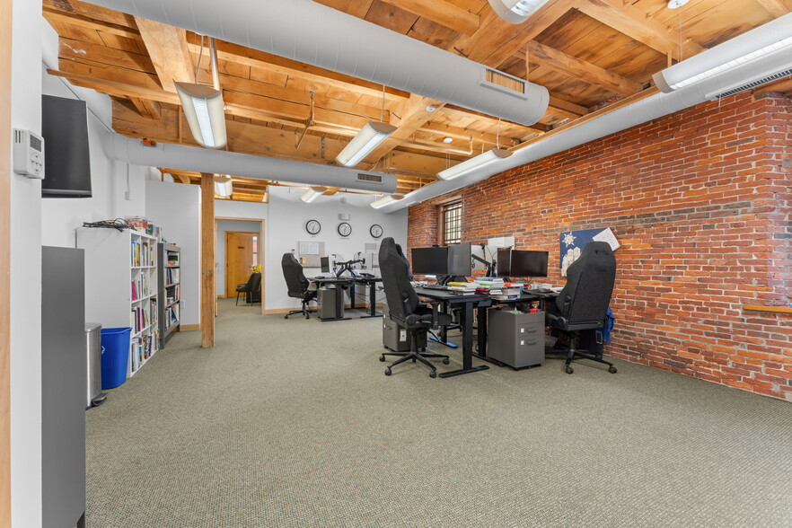 More Photos Of 40R Merrimac St, Newburyport Loft Creative Space For Lease