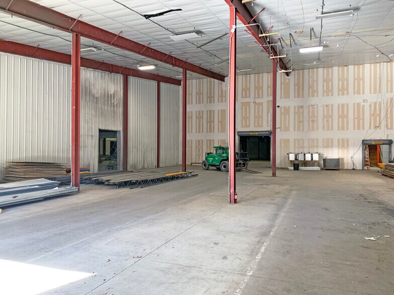 More Photos Of 50 Commerce Way, Barrington Warehouse For Lease