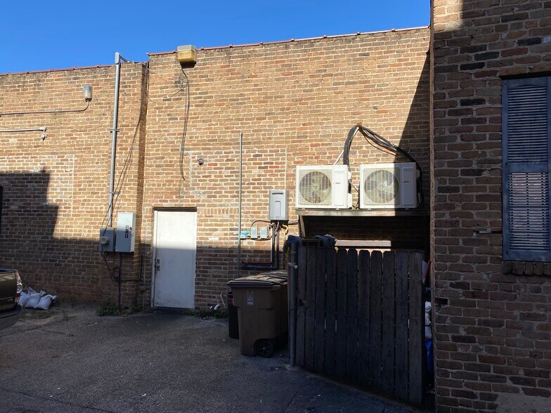 More Photos Of 69 St Michael St, Mobile Restaurant For Lease