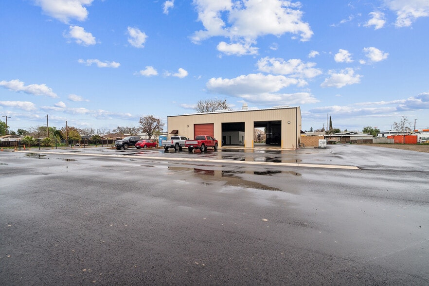 More Photos Of 2330 E Kaviland Ave, Fresno Light Manufacturing For Sale