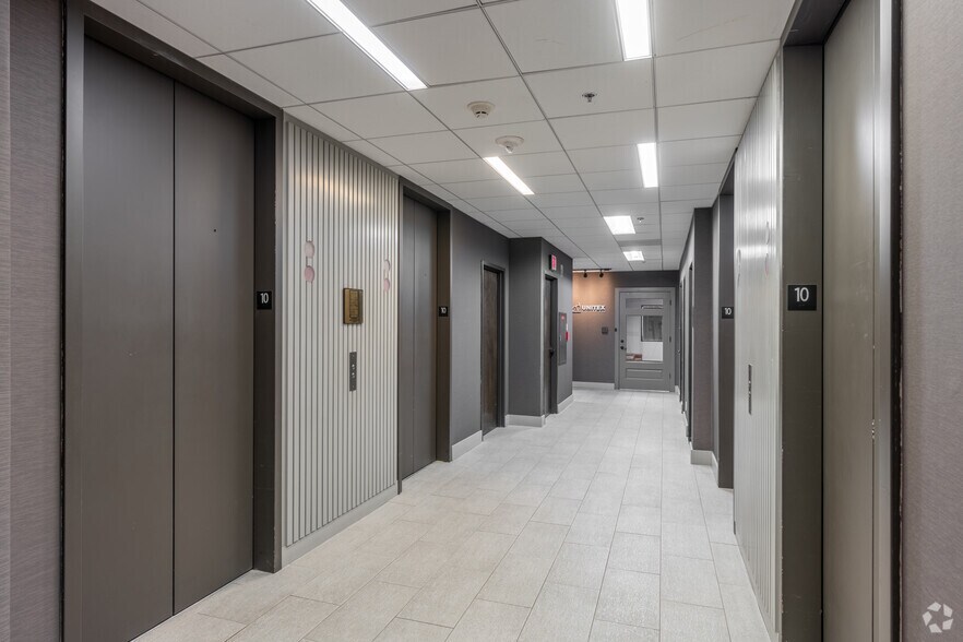 More Photos Of 508 W Wall St, Midland Office For Lease