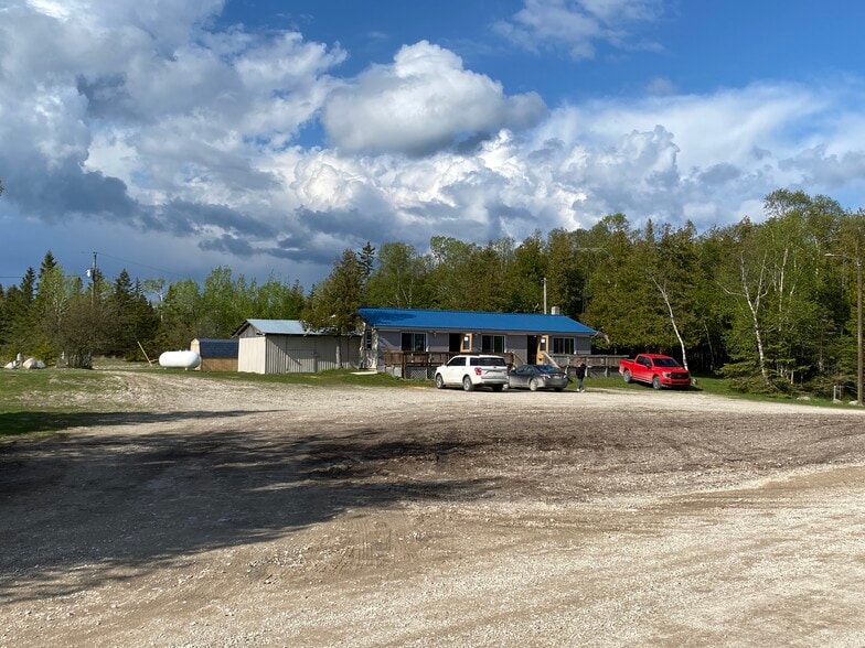 More Photos Of 365 E Huron Dr, Bois Blanc Island Bar For Sale
