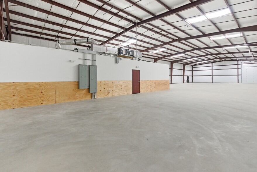 More Photos Of 764 Soechting Rd, New Braunfels Unknown For Lease