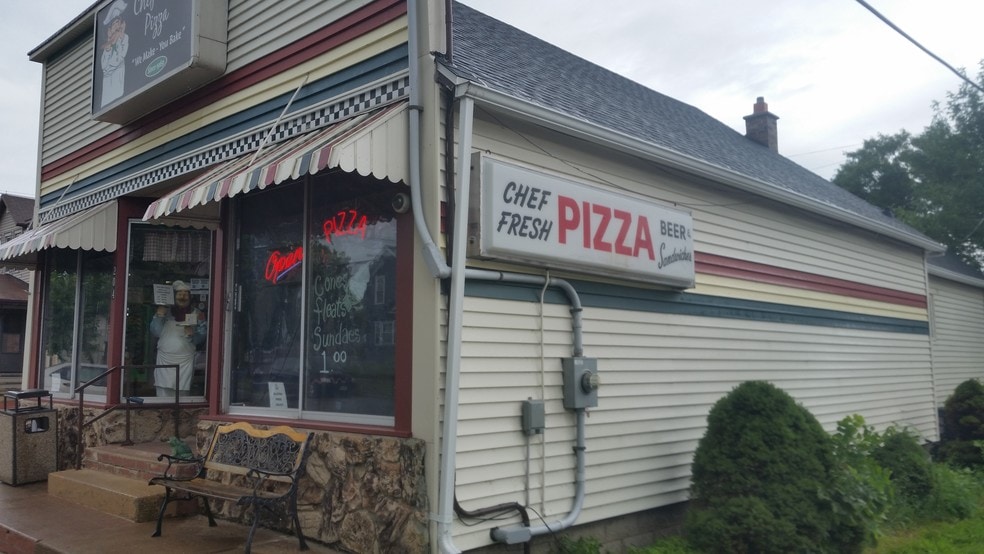 More Photos Of 204 Manitowoc St, Menasha Restaurant For Sale