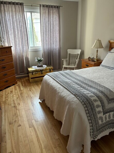 More Photos Of 3165 Rue De Mont-Royal, Saint-hubert Apartments For Sale