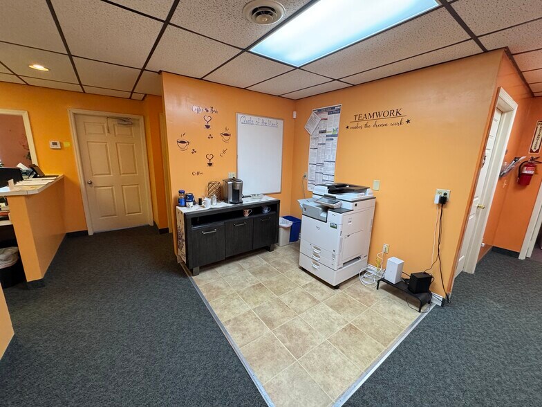 More Photos Of 4623 Onondaga Blvd, Syracuse Medical For Lease