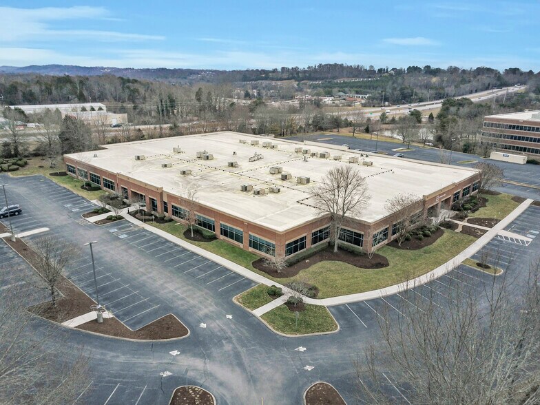 Primary Photo Of 1431 Centerpoint Blvd, Knoxville Office For Lease