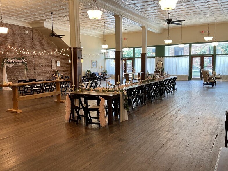 More Photos Of 206 Gay St, Erwin Storefront Retail Residential For Sale