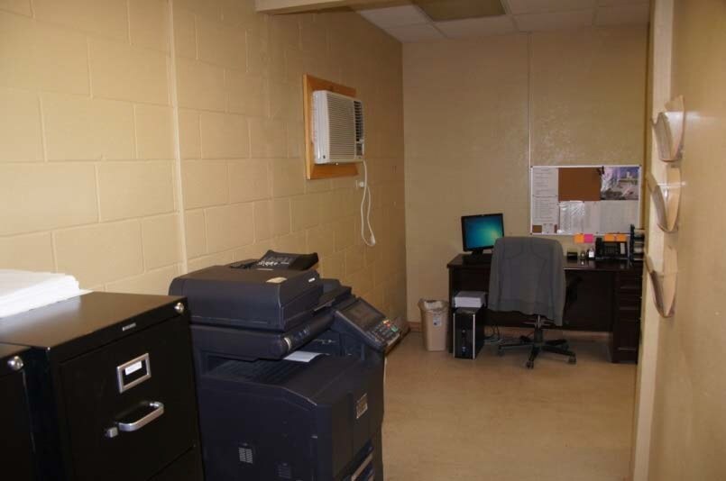 More Photos Of 1301 East Ave, Carrizo Springs Warehouse For Lease