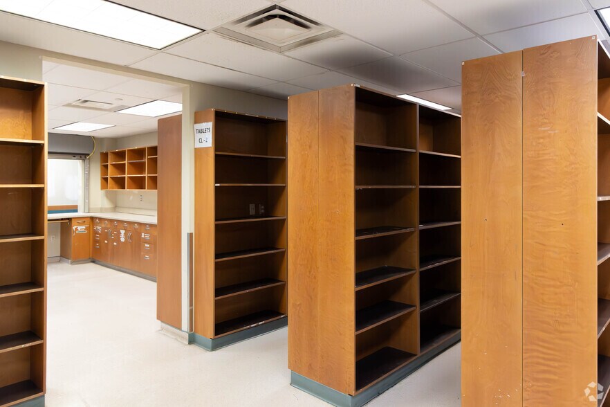 More Photos Of 197 Hance Ave, Tinton Falls Office For Sale