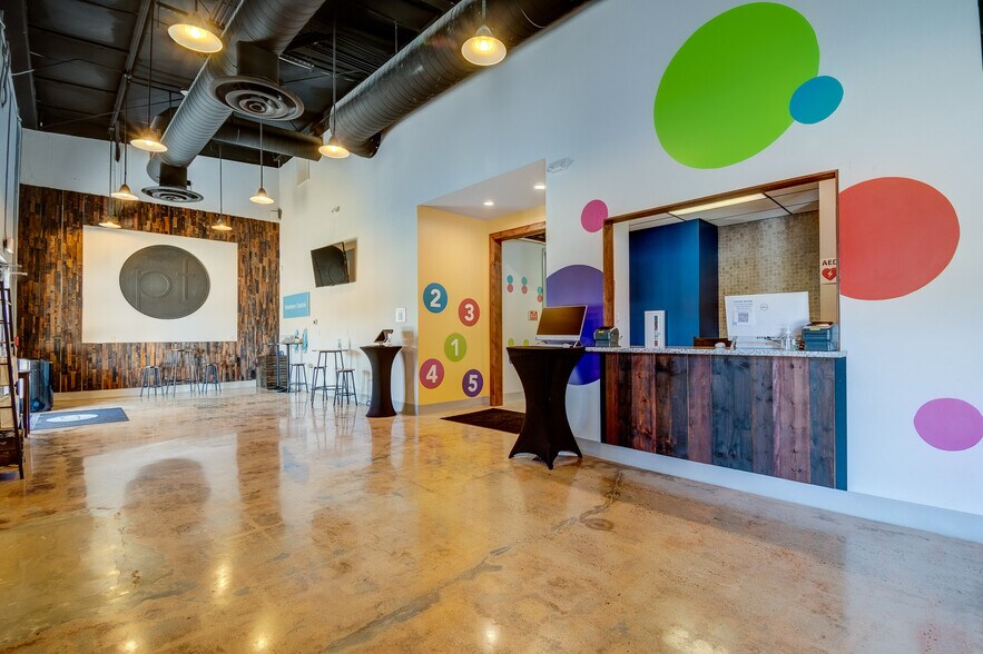 More Photos Of 5819 10th St, Katy Storefront For Sale