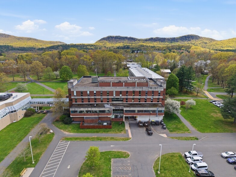 More Photos Of 893 West St, Amherst Schools For Sale