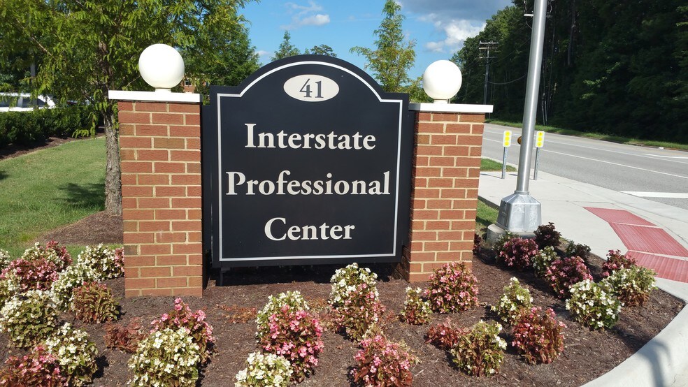 More Photos Of 41 Old Oyster Point Rd, Newport News Office For Sale