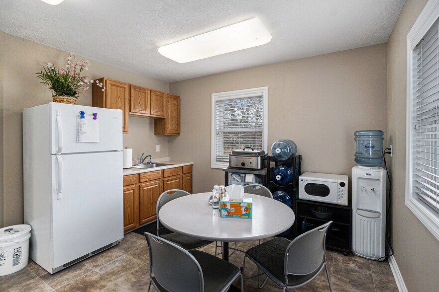 More Photos Of 4744 Beckley Rd, Battle Creek Office Residential For Sale