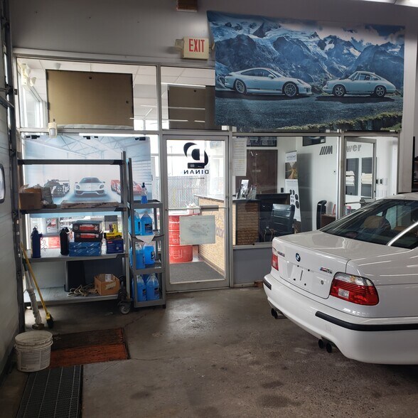More Photos Of 125 46, Lodi Auto Repair For Lease