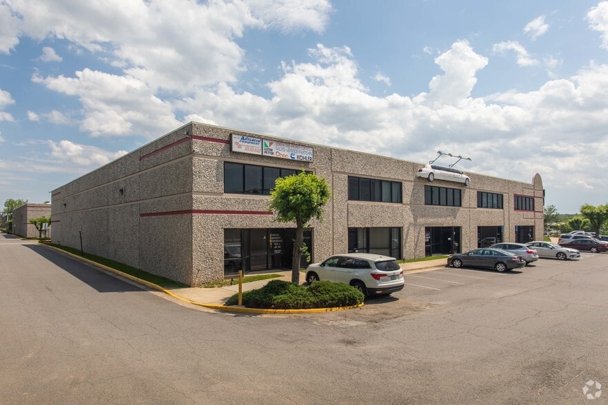 More Photos Of 8390 Terminal Rd, Lorton Warehouse For Lease