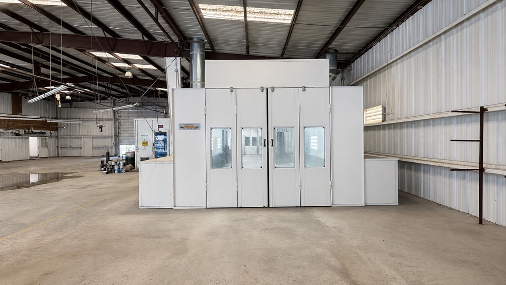 More Photos Of 10155 New Kings Rd, Jacksonville Warehouse For Sale