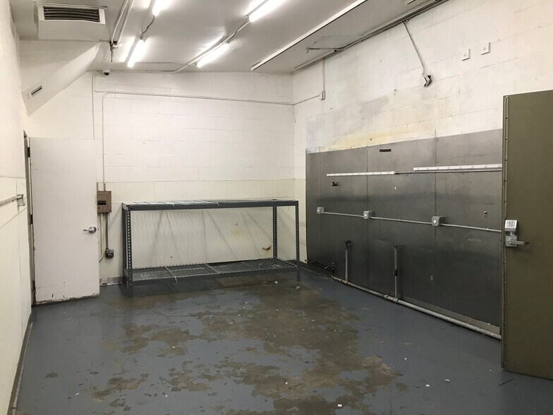 More Photos Of 6613 Hollis St, Emeryville Flex For Sale