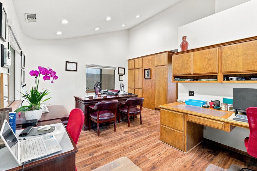 More Photos Of 1063 Colorado Blvd, Eagle Rock Medical For Sale