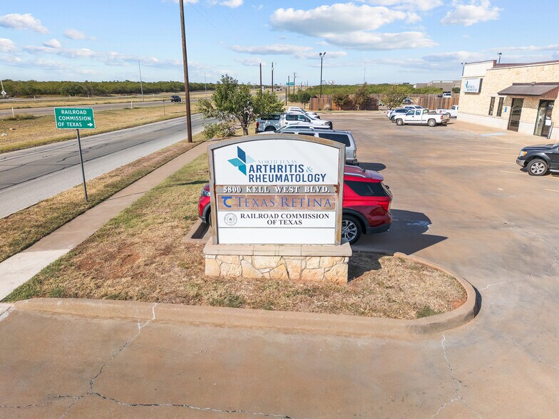 More Photos Of 5800 Kell Blvd, Wichita Falls Medical For Sale