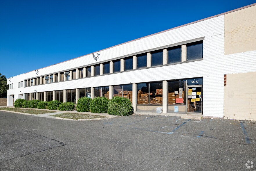 More Photos Of 55 Kennedy Dr, Hauppauge Flex For Lease