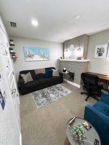 More Photos Of 905 S Missouri Ave, Lakeland Coworking Space