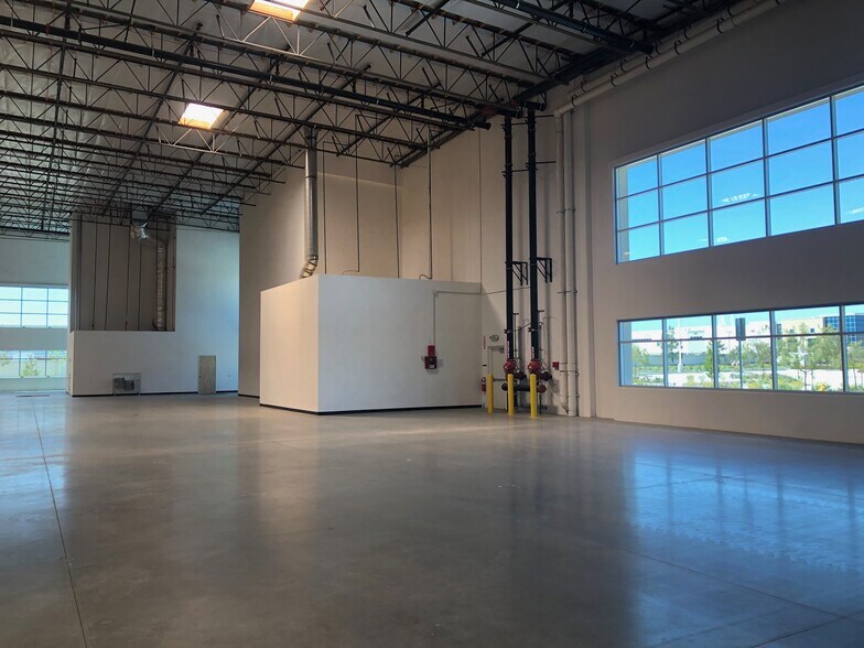 More Photos Of 212 Markham St, Perris Warehouse For Lease