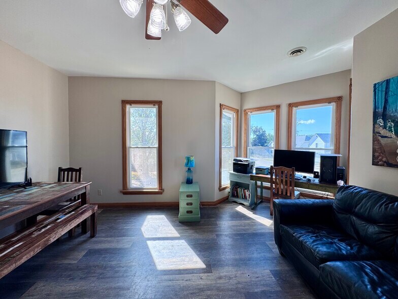 More Photos Of 1415 4th St, Fulton Storefront Retail Residential For Sale