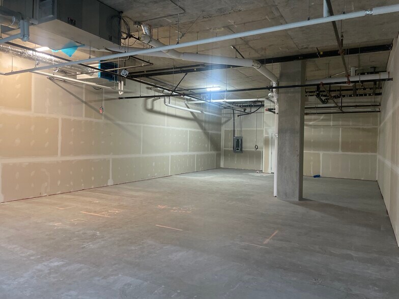 More Photos Of 1526 Finlay St, White Rock Apartments For Sale