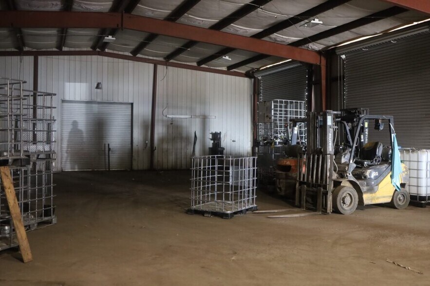 More Photos Of 4411 US Highway 92 E, Lakeland Warehouse For Lease