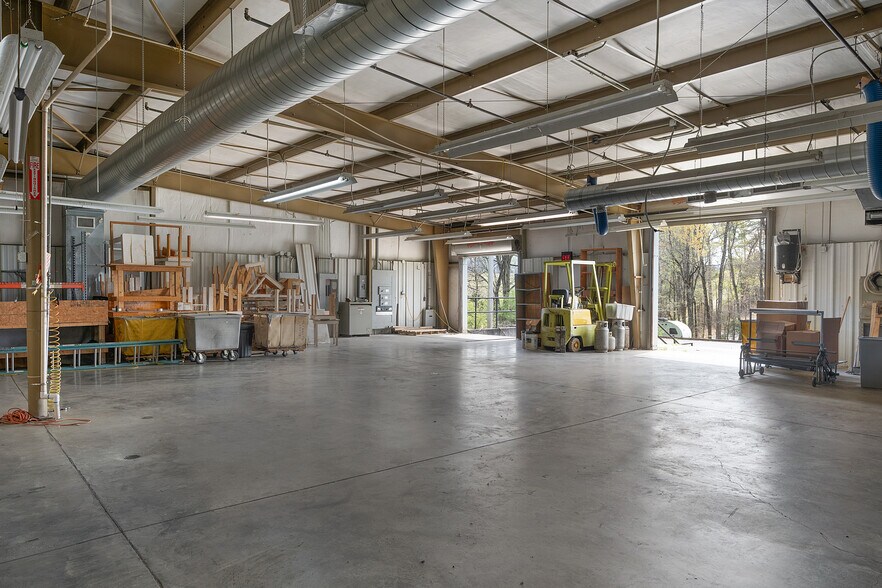 More Photos Of 205 Industrial Pike, Whitwell Manufacturing For Sale