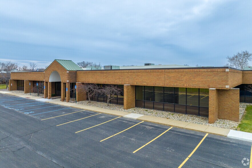 More Photos Of 14555 Rotunda Dr, Dearborn Office For Sale