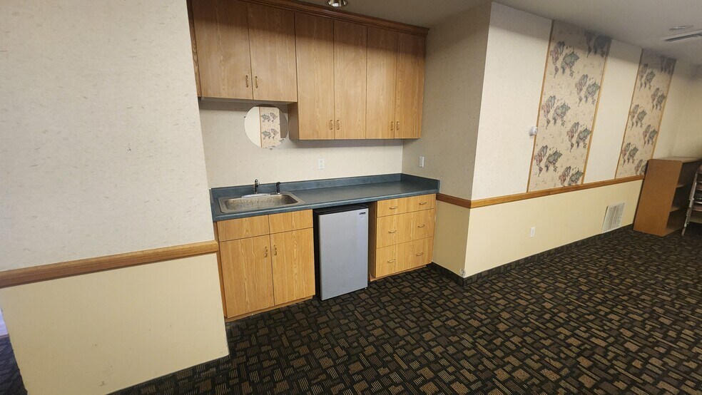 More Photos Of 380 W 7200 S, Midvale Hotel For Lease