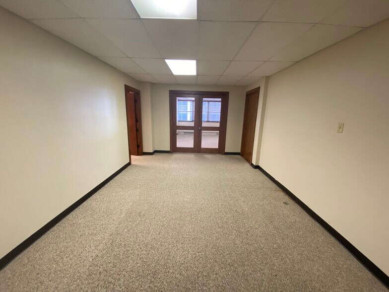 More Photos Of 401 W Texas Ave, Midland Office For Lease