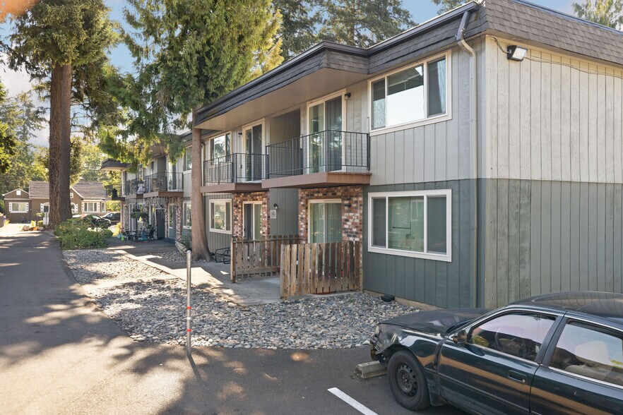 More Photos Of 2615-2631 SE 111th Ave, Portland Apartments For Sale
