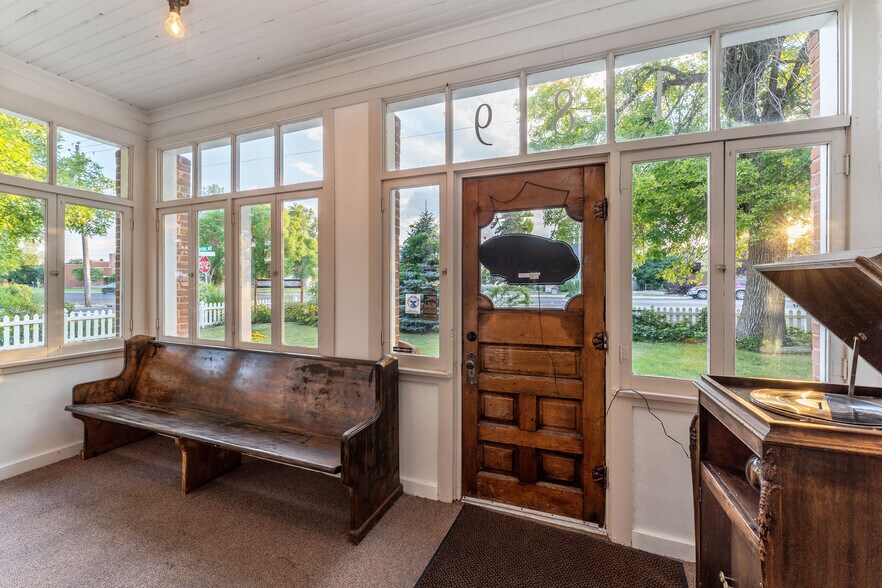 More Photos Of 189 S Vernal Ave, Vernal General Retail For Sale