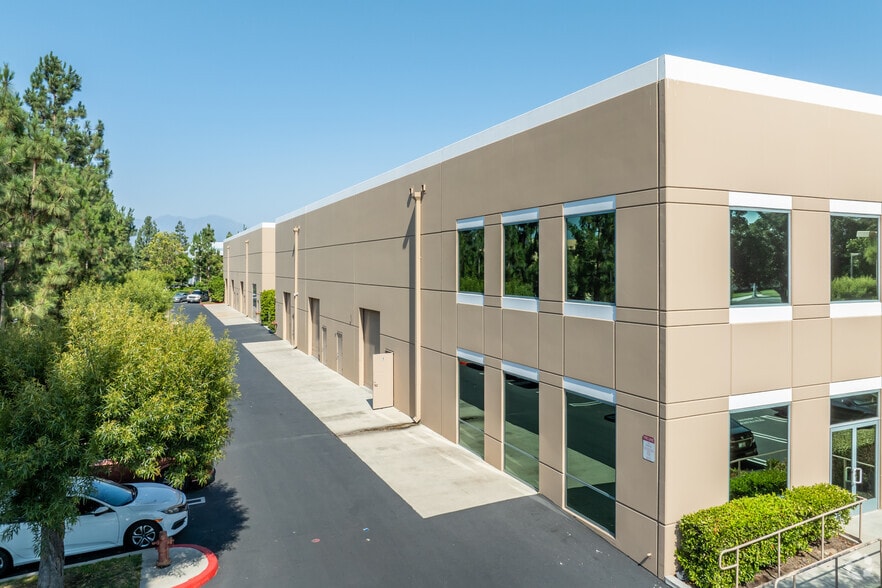 More Photos Of 5-11 Hubble Dr, Irvine Light Manufacturing For Sale
