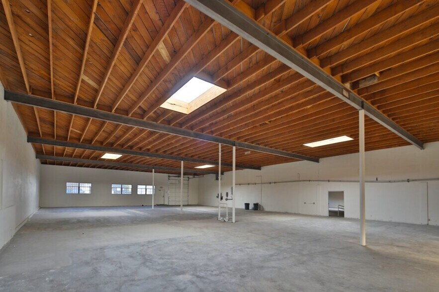 More Photos Of 2222 S Barrington Ave, Los Angeles Industrial For Lease