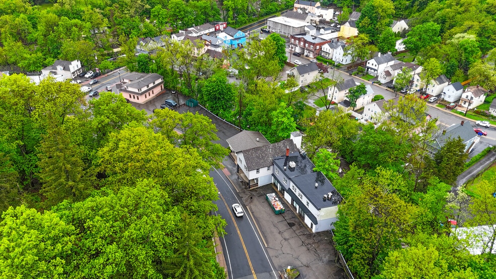 More Photos Of 15 Hamburg Tpke, Bloomingdale Office For Sale