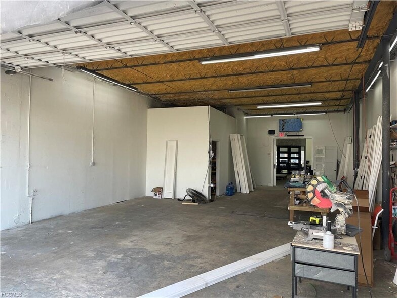 More Photos Of 876 Cape Coral Pky E, Cape Coral Freestanding For Lease