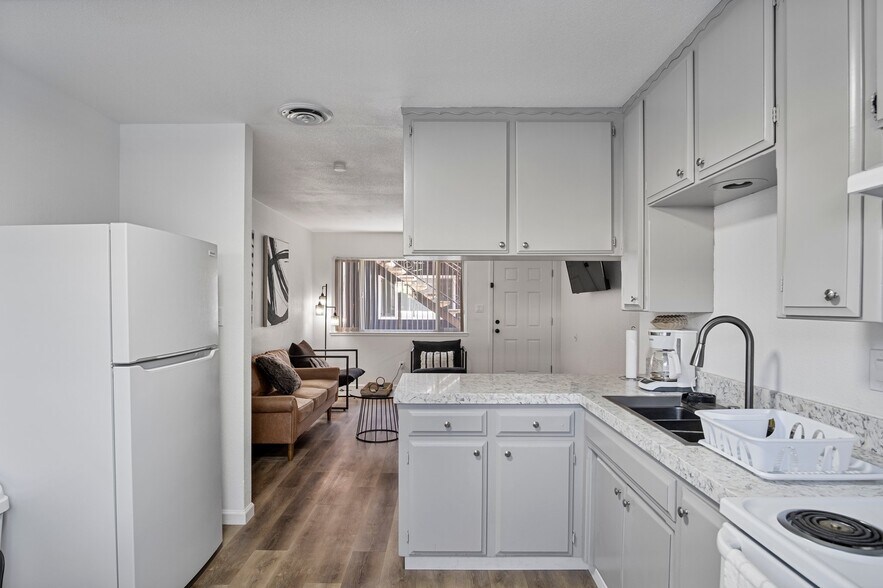 More Photos Of 116 Covena Ave, Modesto Apartments For Sale