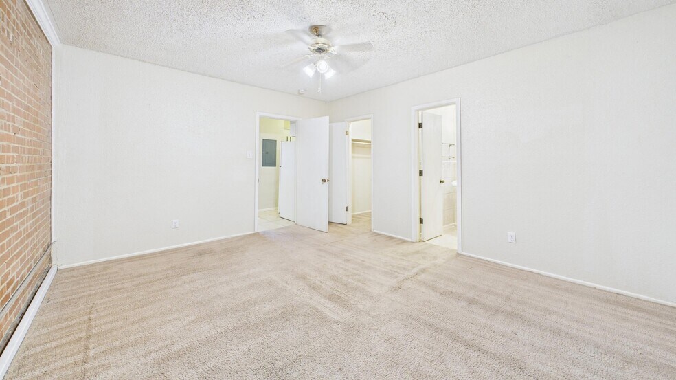 More Photos Of 2123 15th St, Lubbock Apartments For Sale