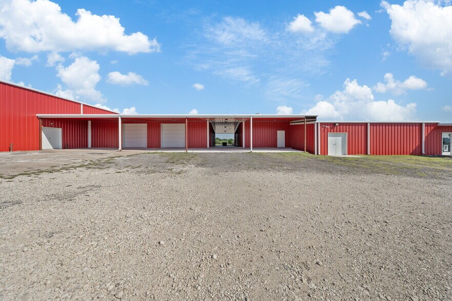 More Photos Of 4159 Highway 6, Clifton Showroom For Sale