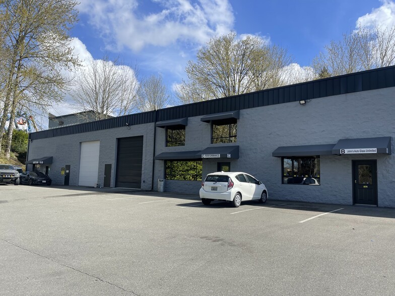 Primary Photo Of 12521 Evergreen Dr, Mukilteo Warehouse For Lease