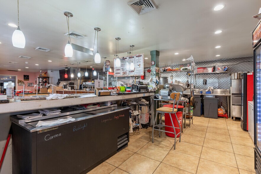 More Photos Of 414 Boston St, Topsfield Office For Sale