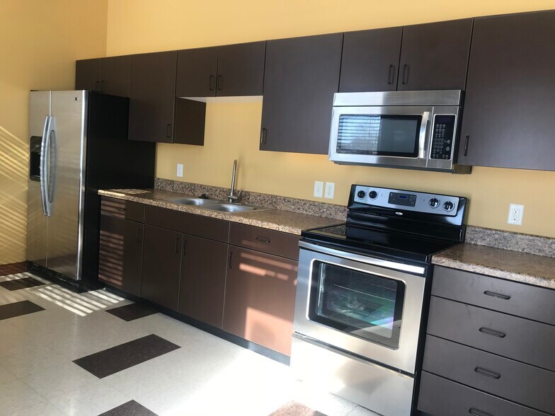 More Photos Of 5117 S Crossing Pl, Sioux Falls Office For Lease