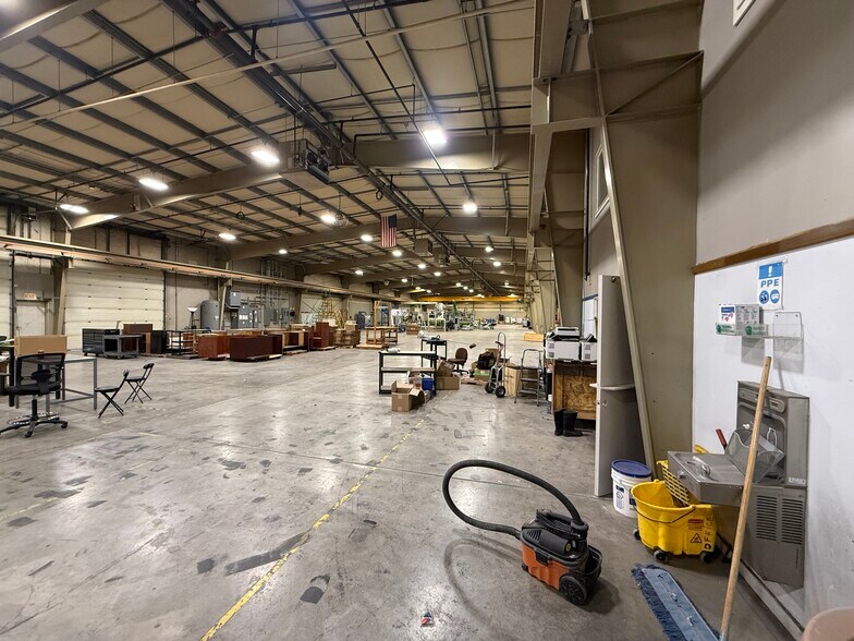 More Photos Of 2900 Sutherland Dr, Union Gap Manufacturing For Lease