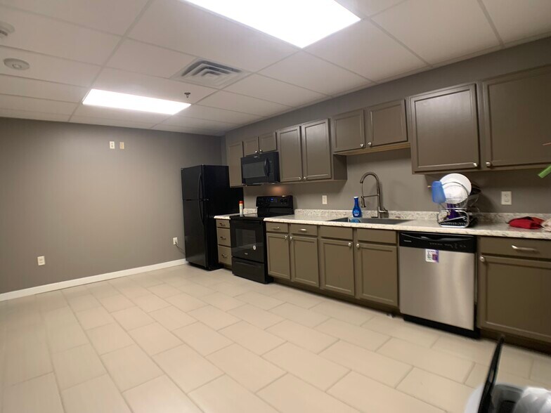 More Photos Of 1201 3rd St, Alexandria Office For Sale