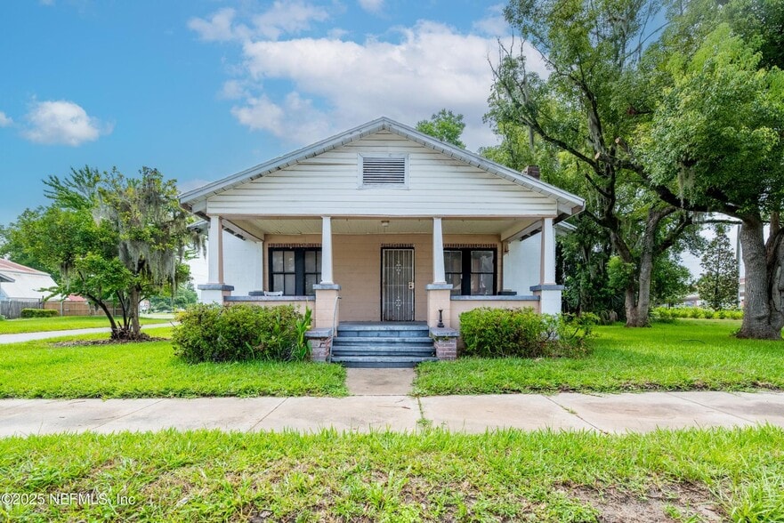 Primary Photo Of 237 S Thompson St, Starke Specialty For Sale